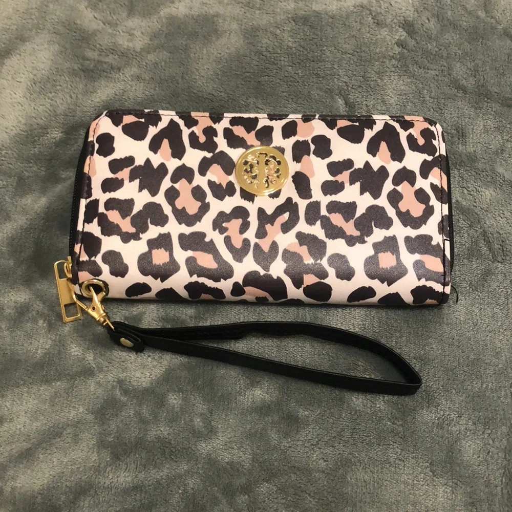 NWOT Animal Print Zippered Wristlet Wallet - Picture 3 of 5